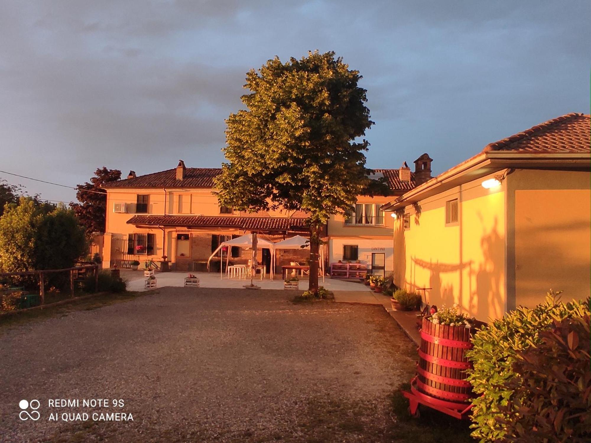 Villa Cascina Angelina Casteggio Exterior foto